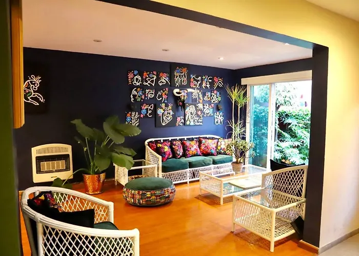 Luxurious Mid Century Modern Folk Art Сasa de vacaciones México DF