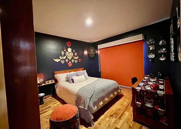 Luxurious Mid Century Modern Folk Art Сasa de vacaciones *