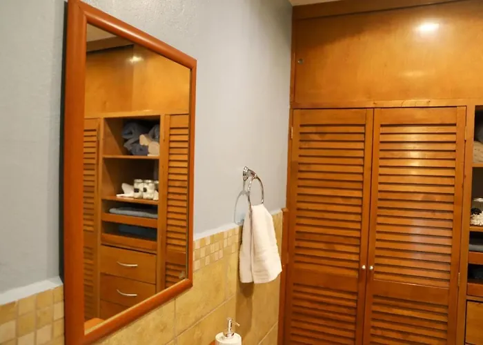 Luxurious Mid Century Modern Folk Art Сasa de vacaciones *