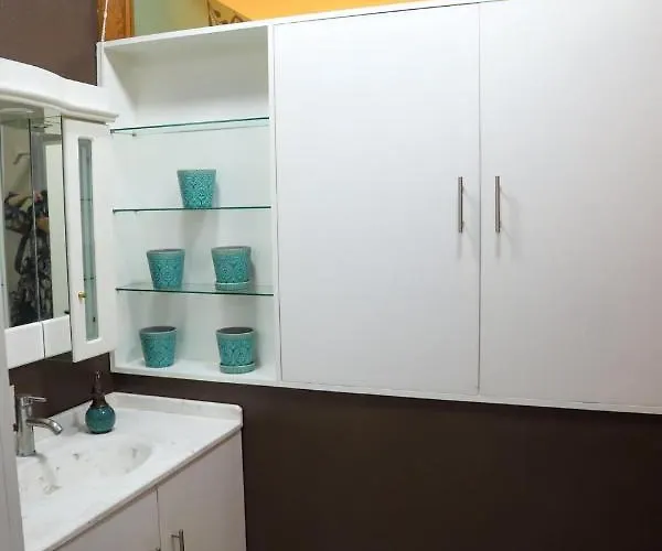 Luxurious Mid Century Modern Folk Art Сasa de vacaciones